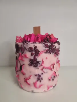Lumanare parfumata<div>Rose Candle&nbsp;</div>